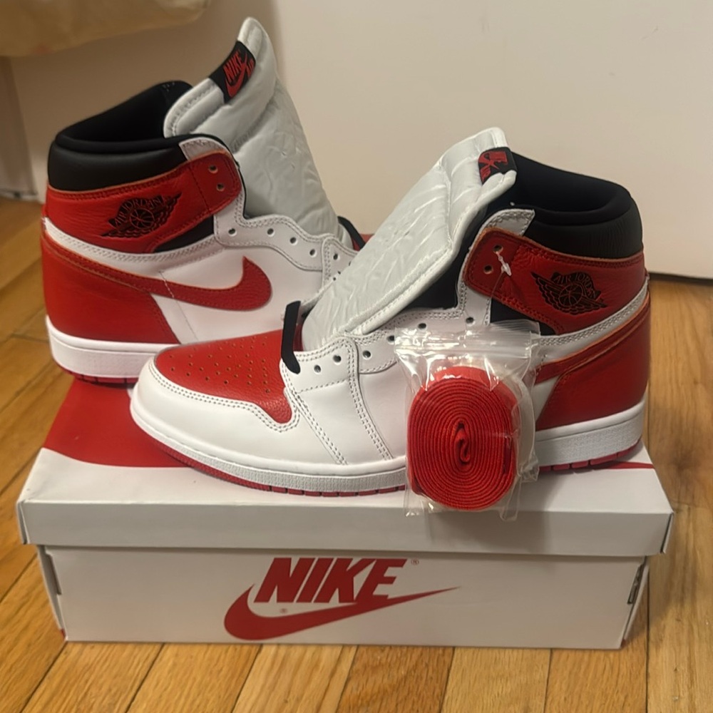 Nike Air Jordan 1 RETRO HIGH OG MENS 10.5 white/red/black